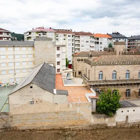Piso Luminoso Y Tranquilo En * Ourense
